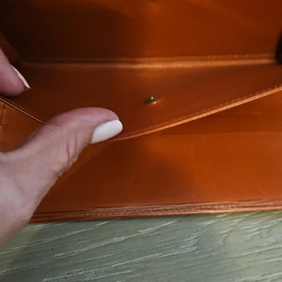 Louis Vuitton VINTAGE SALE Brown Epi Trifold Wallet - Picture 5 of 10